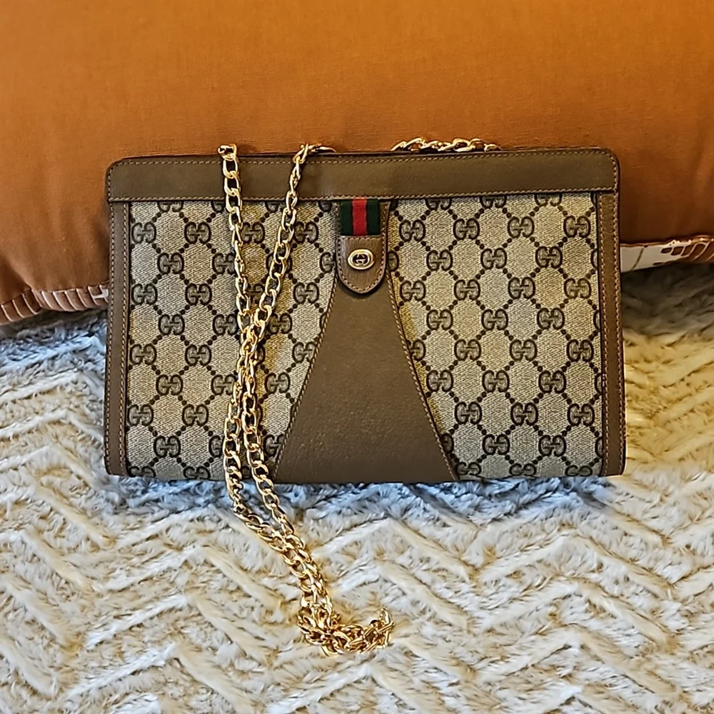 Gucci GG Sherry Line Clutch - Picture 8 of 16